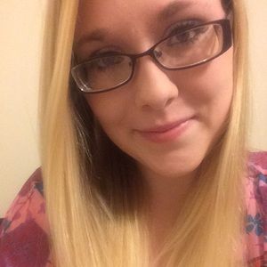 Meet your Posher, Rebecca